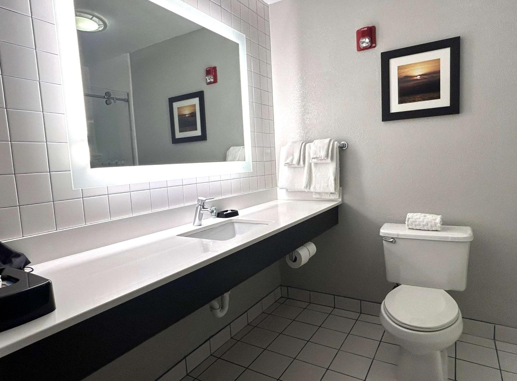 Best Western Erie Inn & Suites Eksteriør billede